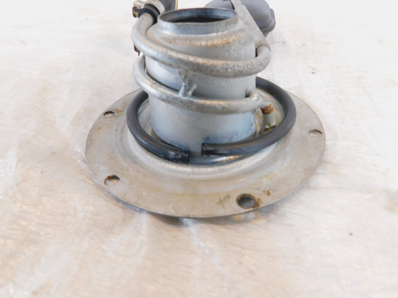 1993-2001 BMW R1100RS R1100 RS Fuel Tank Filler Cap Reduction