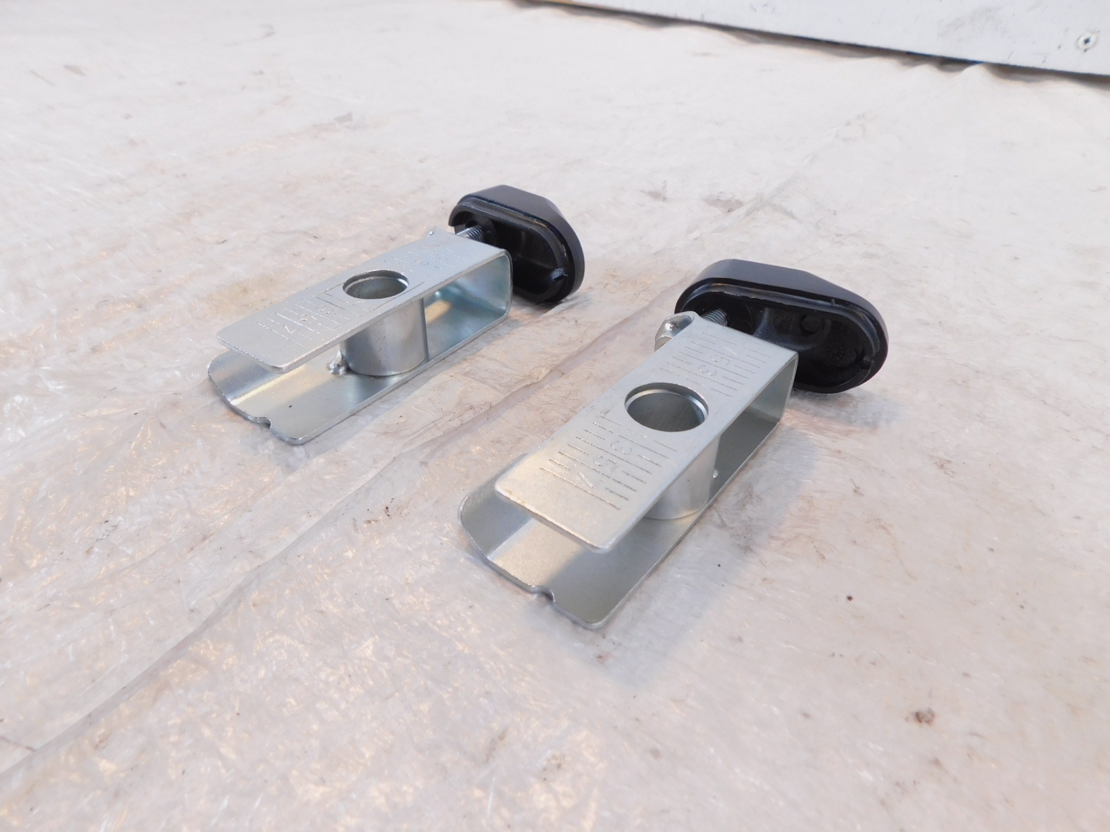 Pair Royal Enfield Meteor 350 Euro 5 Rear Wheel Swingarm Axle