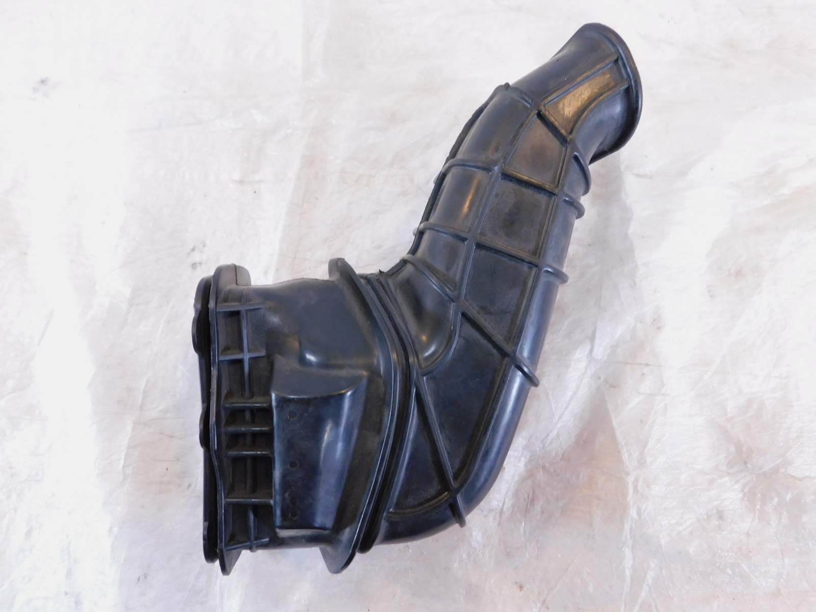 A 2004-2005 Kawasaki Ninja ZX-10R ZX10R Left Air Intake Filter Tube