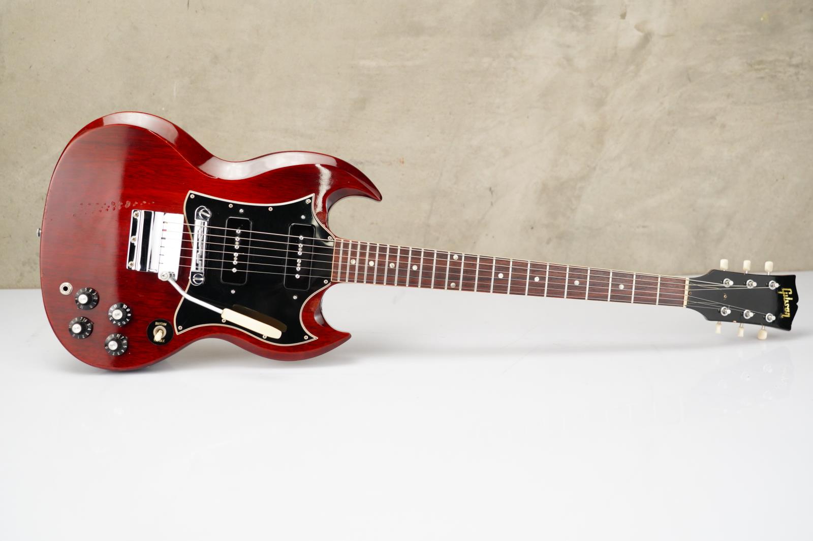 ギター Maestro by Gibson SG Amazon | Gibson SG Standard '61 Faded Maestro Vibrola