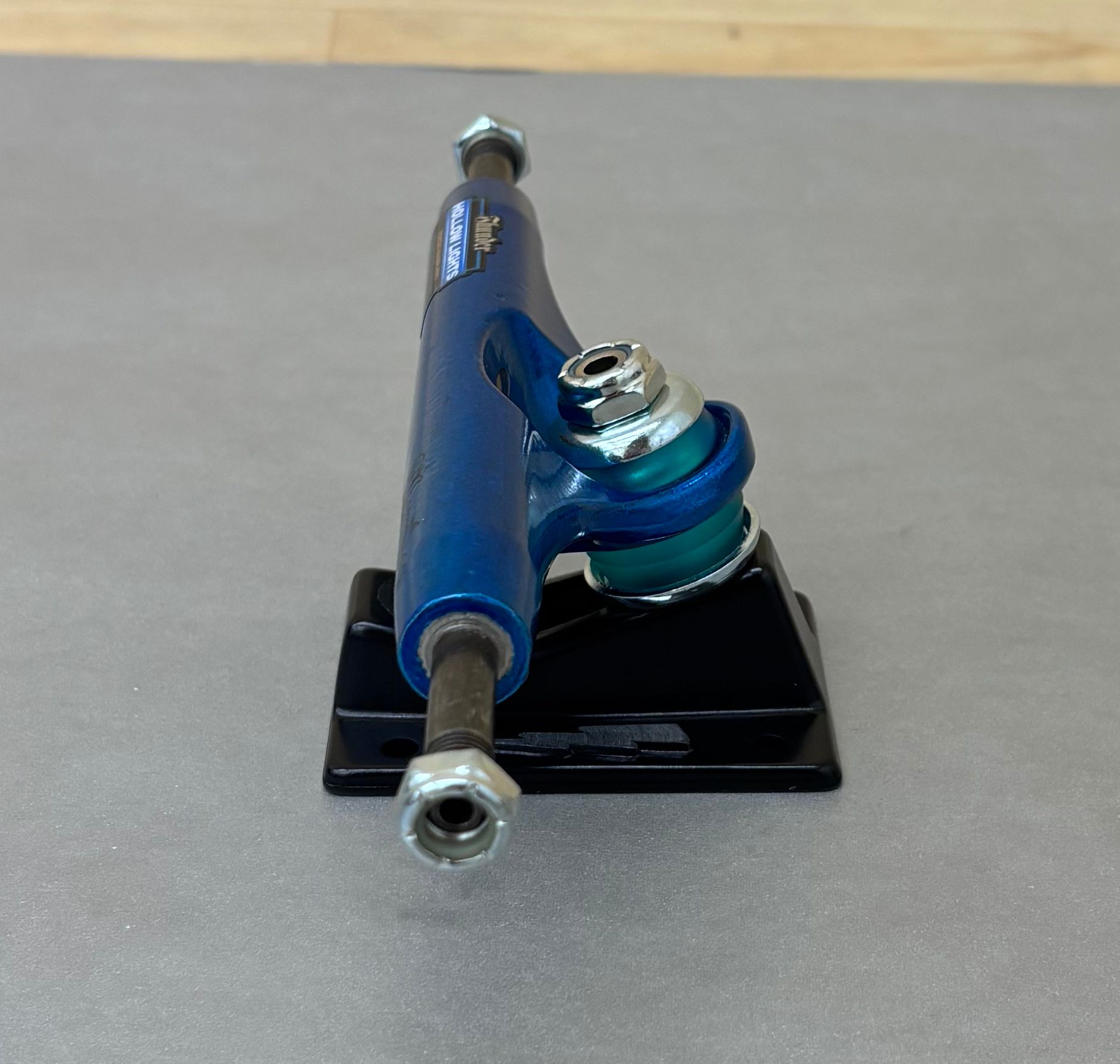 Thunder Trucks 147 Hollow Metallic Script Anodized Blue Trucks