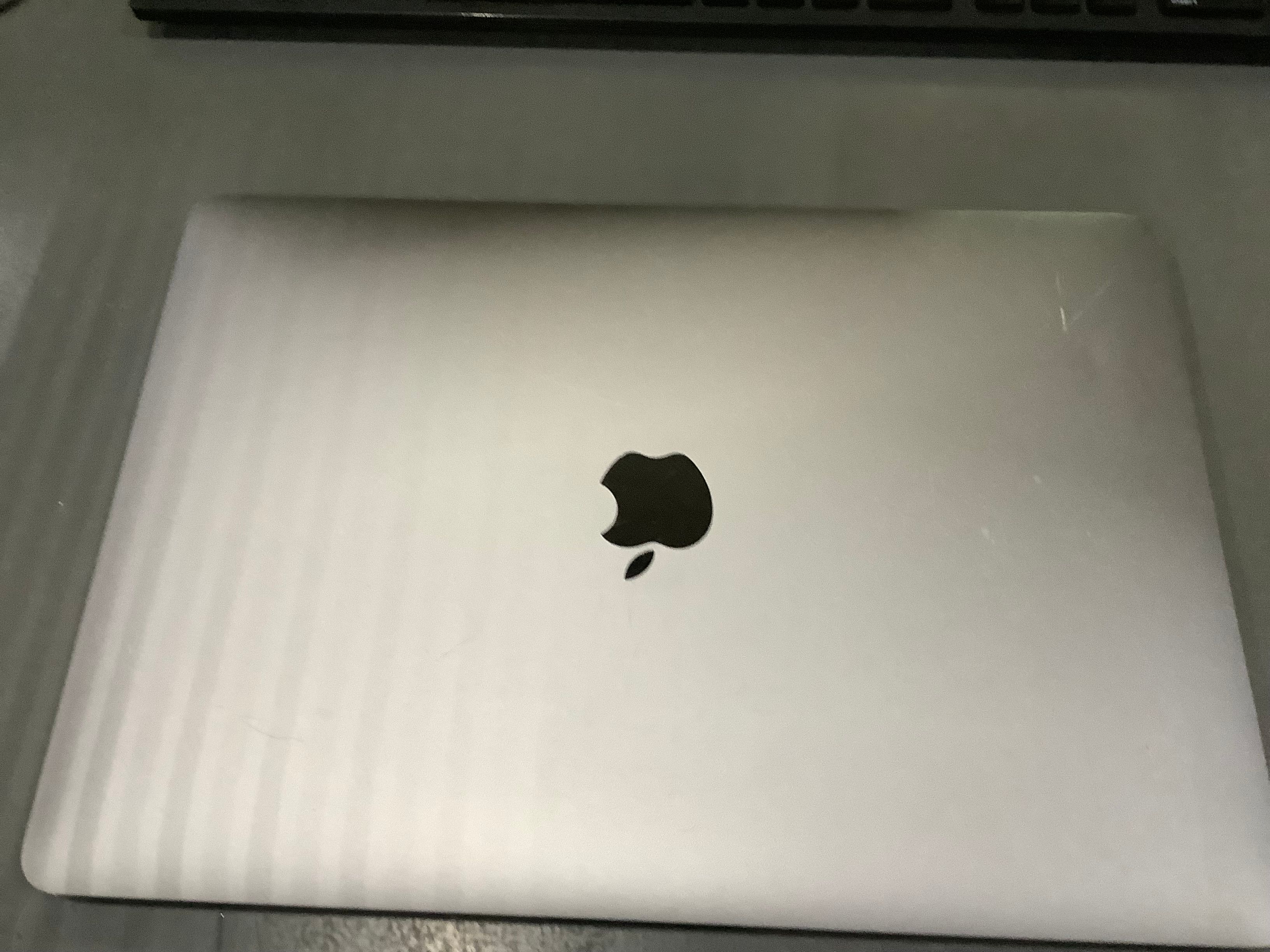 Apple MacBook Pro A1989 13