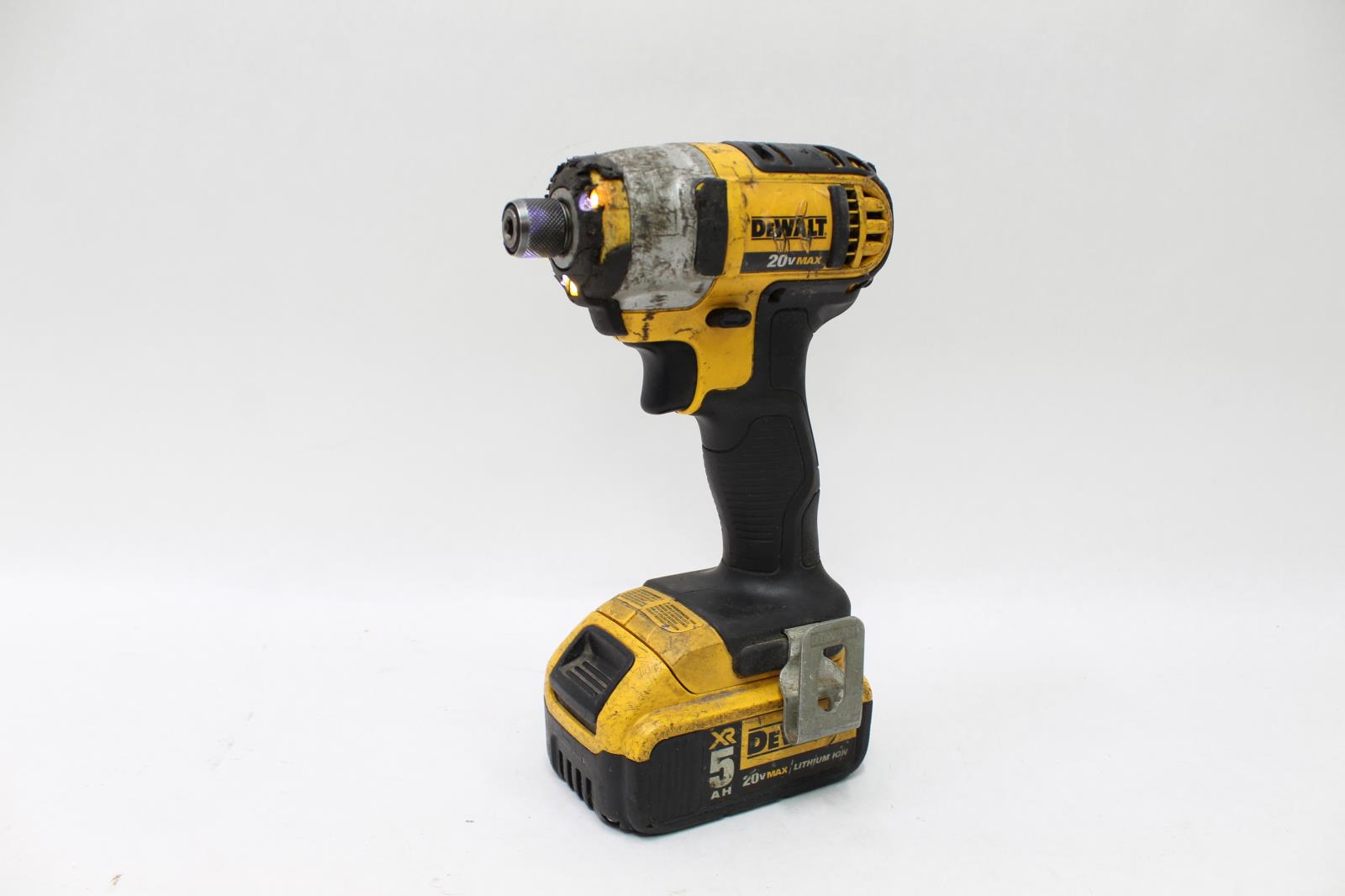 DeWALT DCF885 20V Max Cordless 1/4&Prime; Impact Driver w/ 5.0 Ah Battery